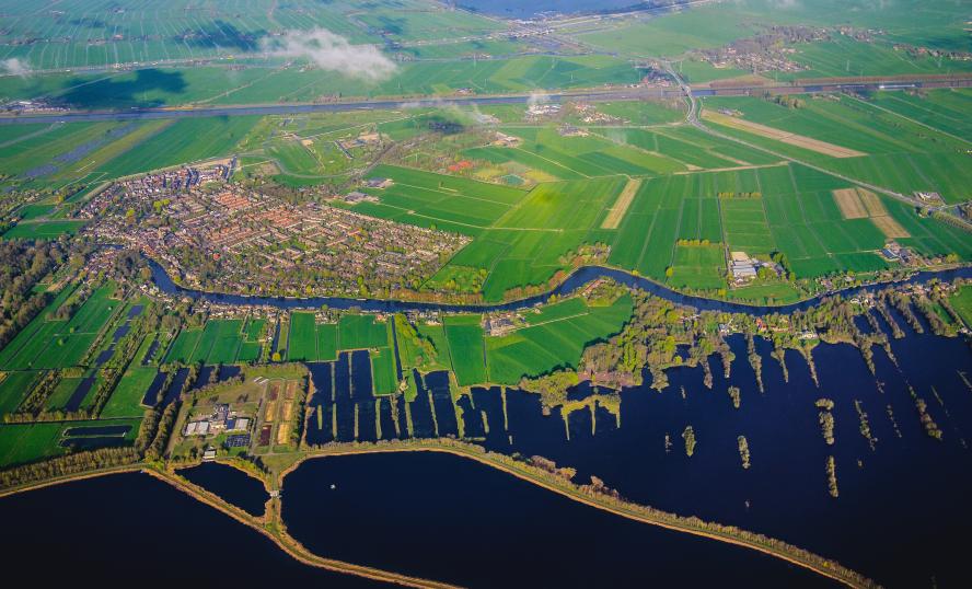 Flygbild tagen över landskap i Nederländerna.