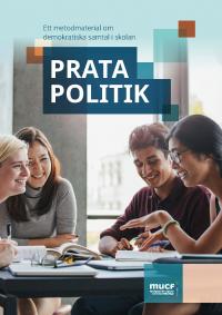 Framsidan på Prata politik där fyra unga personer sitter vid ett bord och studerar tillsammans