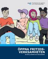 Framsida Öppna fritidsverksamheten. Illustration av fyra ungdomar i en soffa